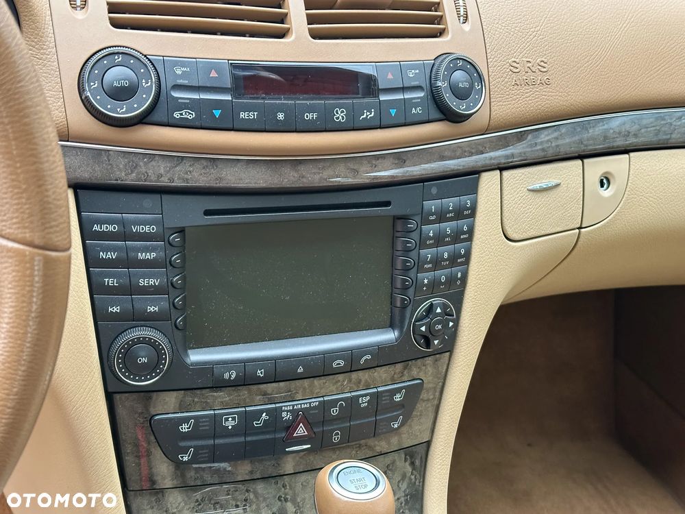 Mercedes-Benz Klasa E 500 4Matic Automatik Avantgarde - 25