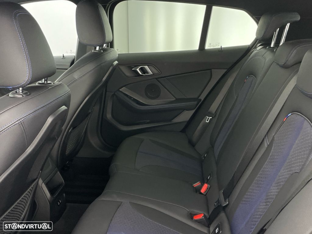 BMW 116 d Pack Desportivo M Auto - 12