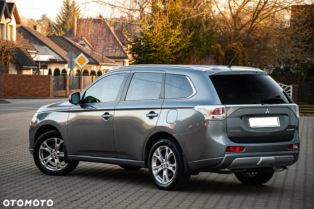 Mitsubishi Outlander 2.0 2WD CVT Diamant Edition+ - 11