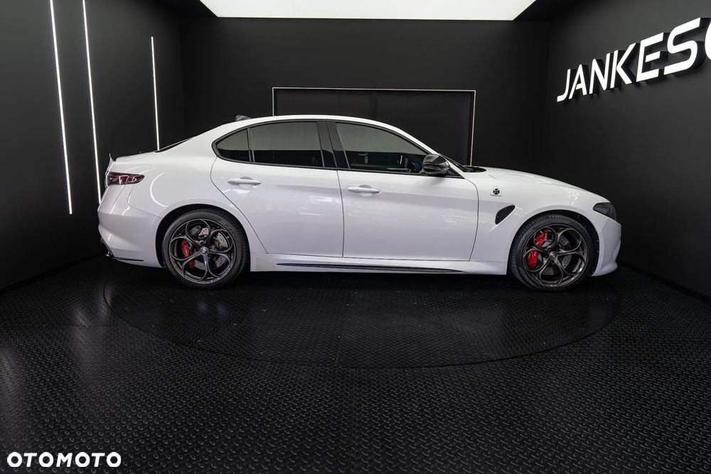Alfa Romeo Giulia 2.9 Bi Turbo V6 Quadrifoglio - 10