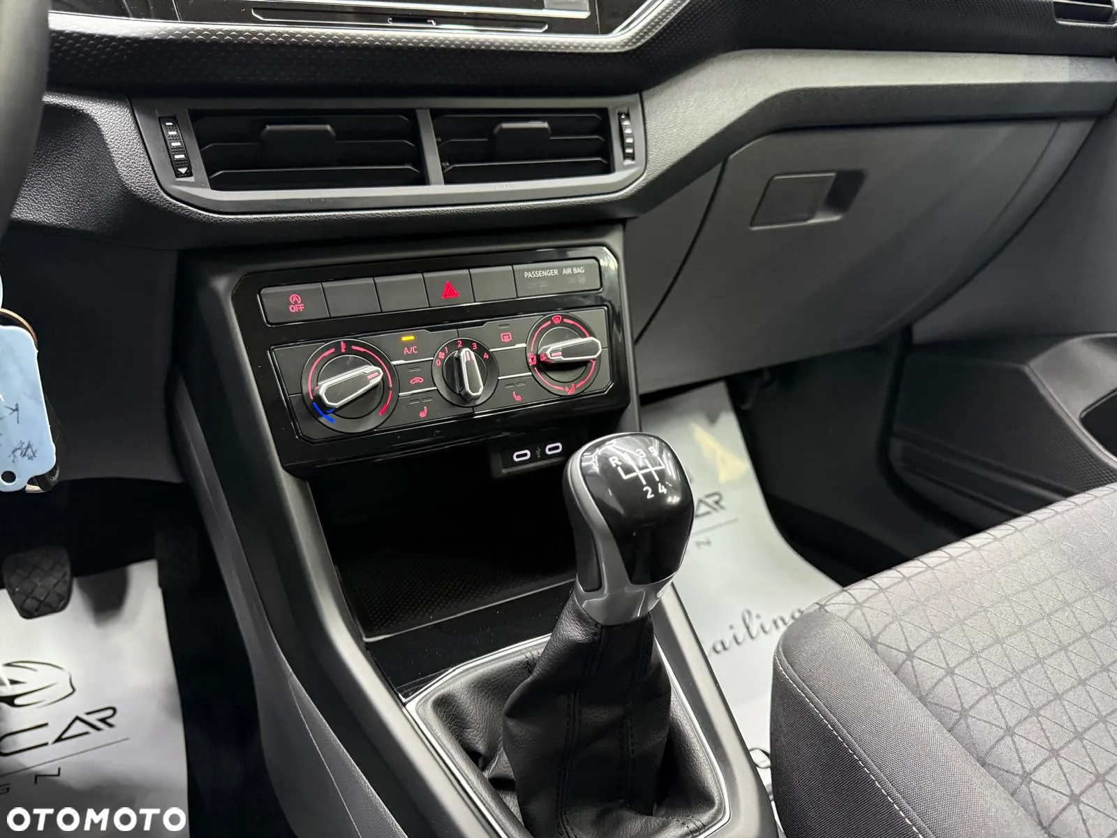 Volkswagen T-Cross 1.6 TDI SCR Life - 21