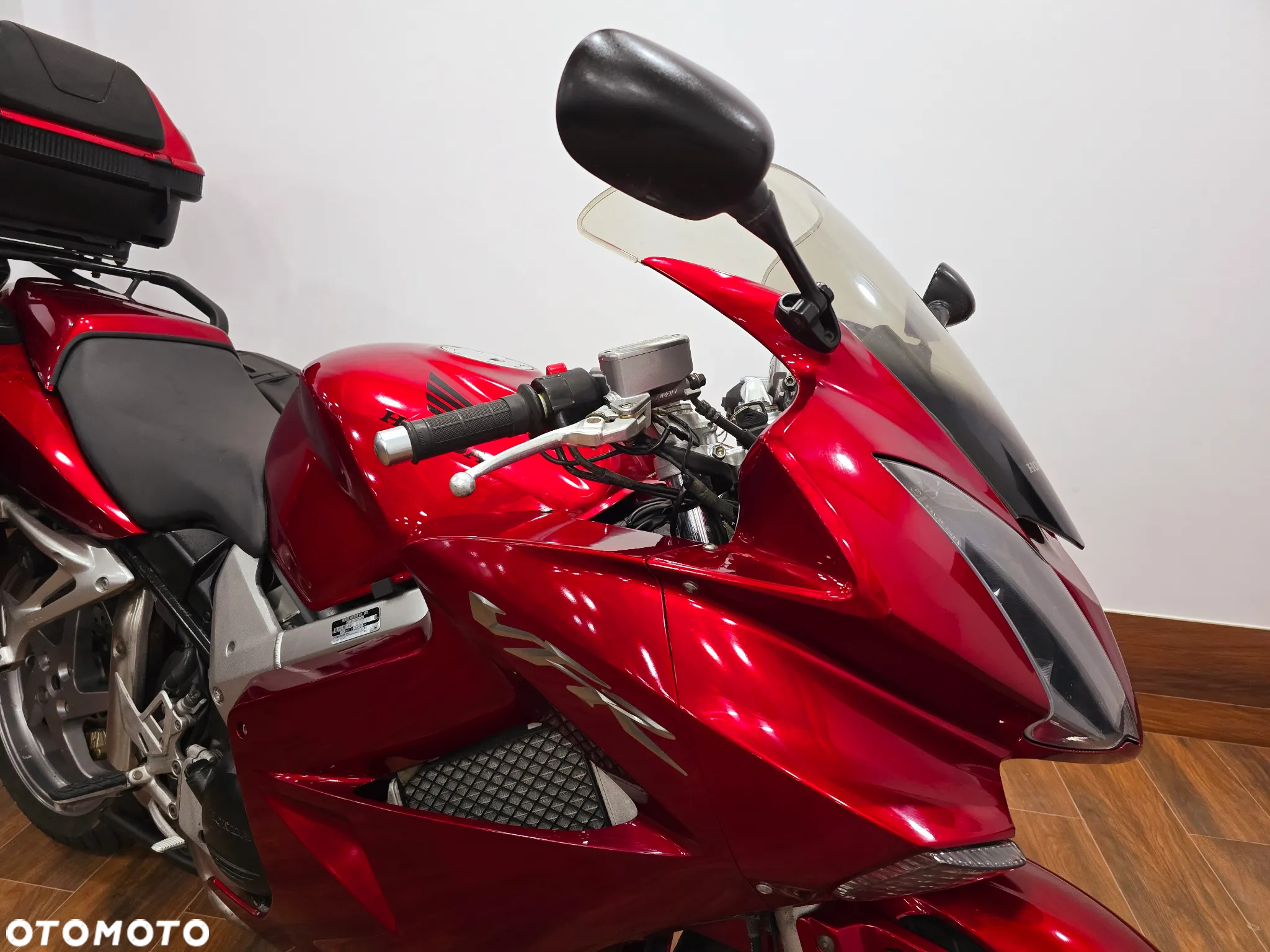 Honda VFR - 3