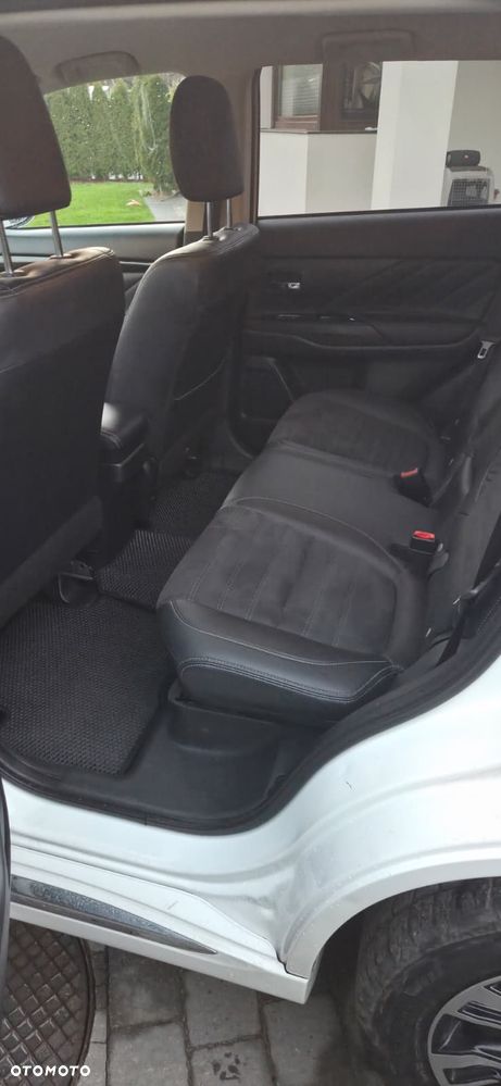 Mitsubishi Outlander 2.0 4WD Plus - 10