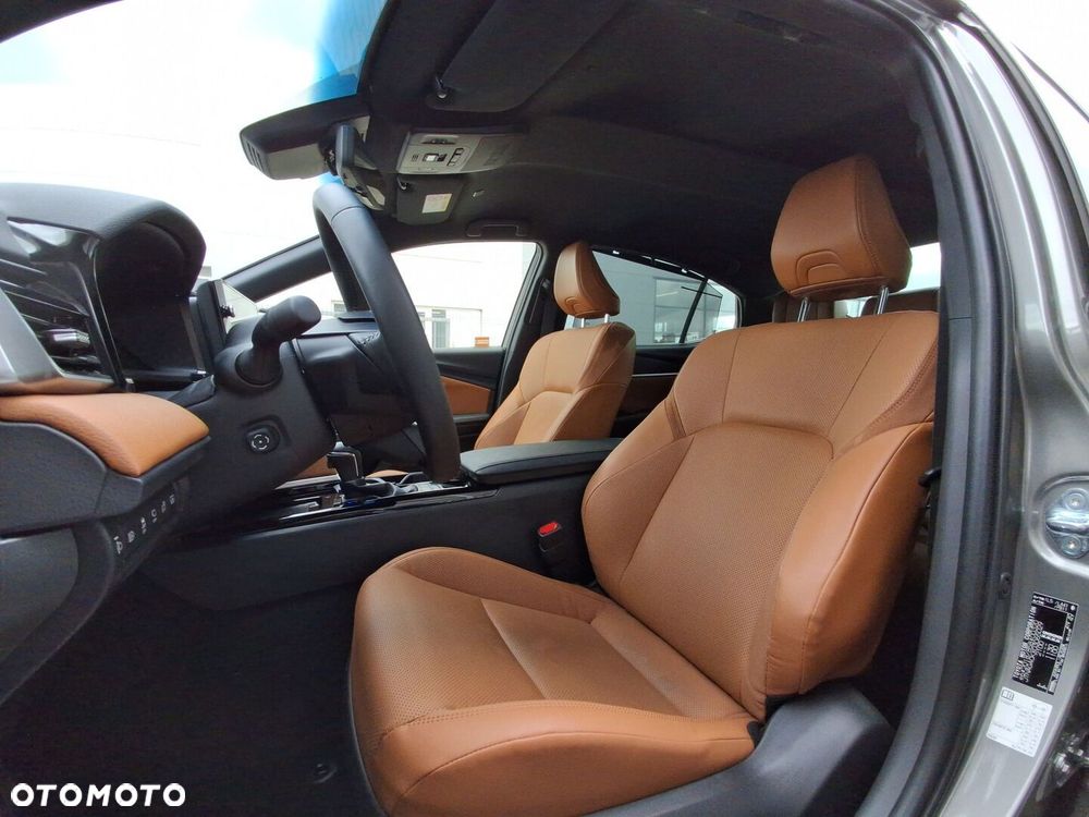 Toyota Camry - 18