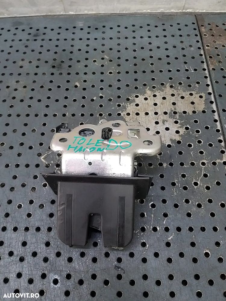 Broasca haion seat toledo 4 kg3 5e0827505 - 1