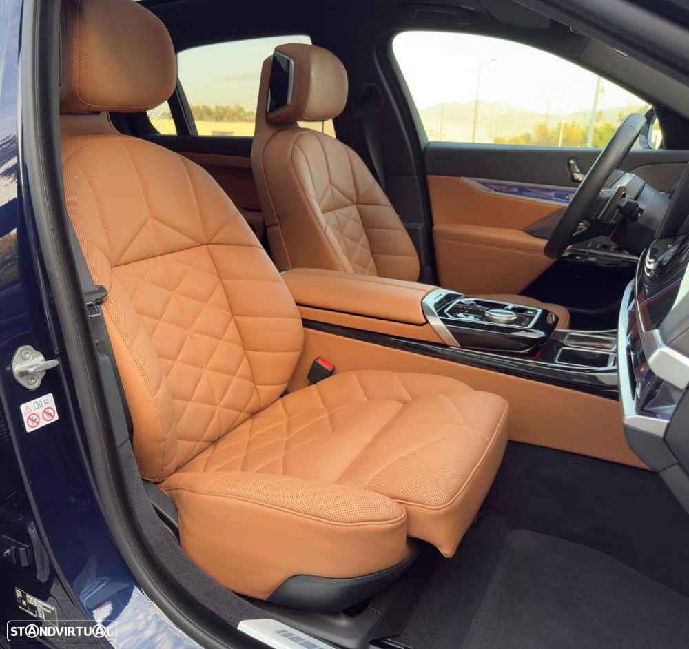 BMW 750 - 29