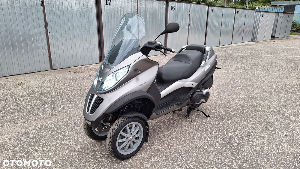 Piaggio MP-3 - 1