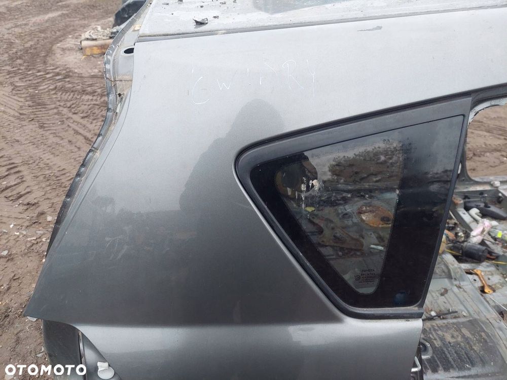 ĆWIARTKA BŁOTNIK PRAWY TYŁ TOYOTA COROLLA VERSO II 1C3 - 3