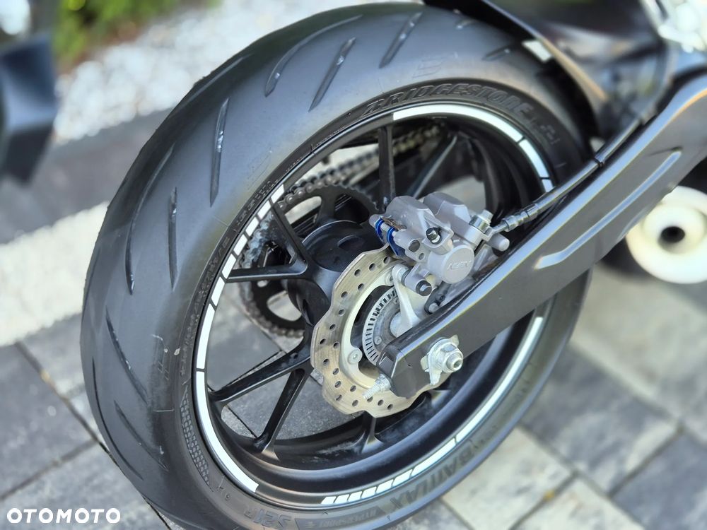Honda CB - 11