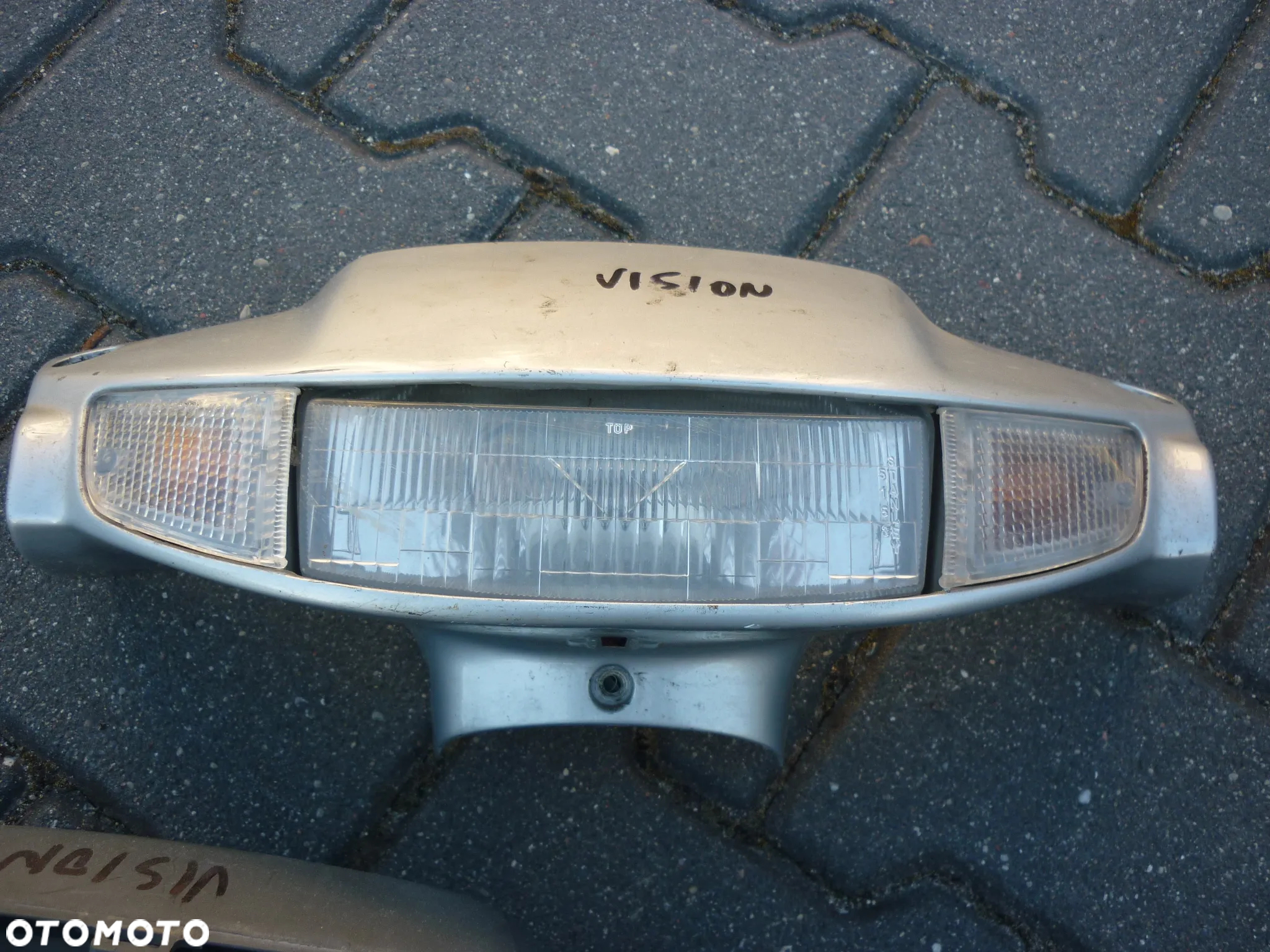 Licznik lampa owiewka Honda Vision 50  2T - 2