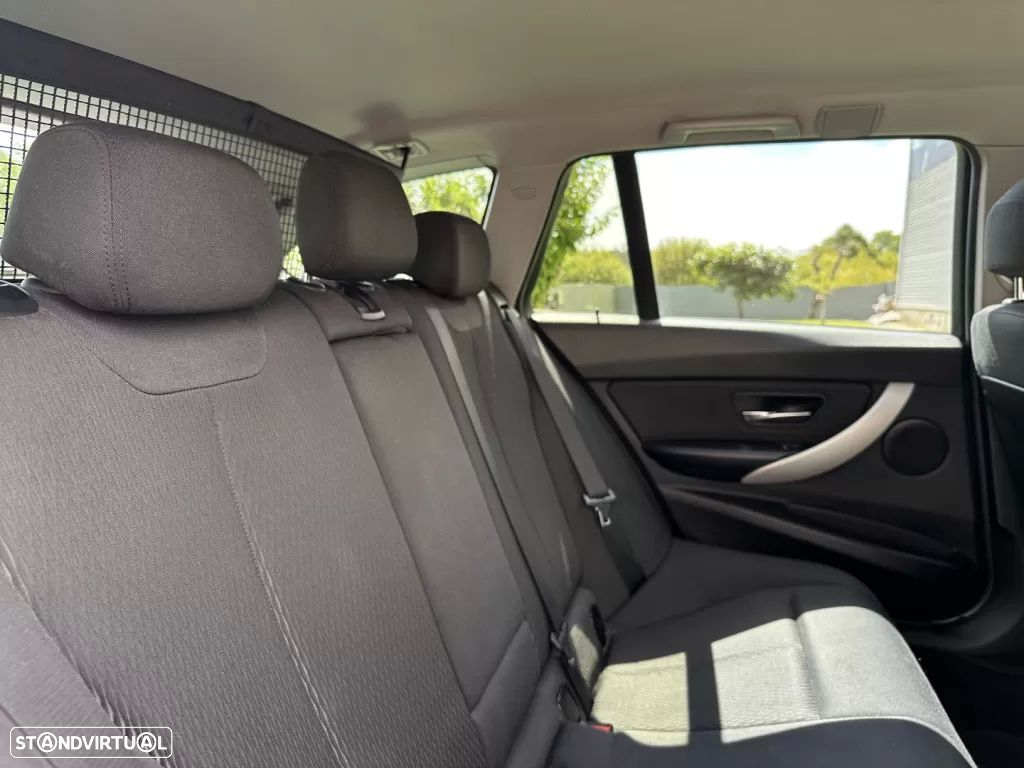 BMW 320 d Touring LifeStyle - 14