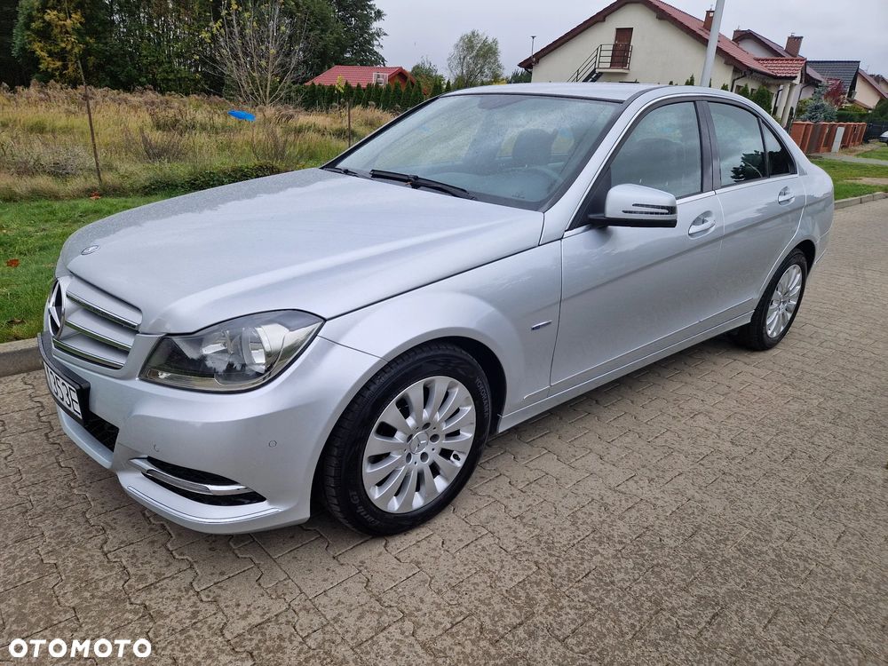 Mercedes-Benz Klasa C 180 CDI DPF (BlueEFFICIENCY) Avantgarde - 3