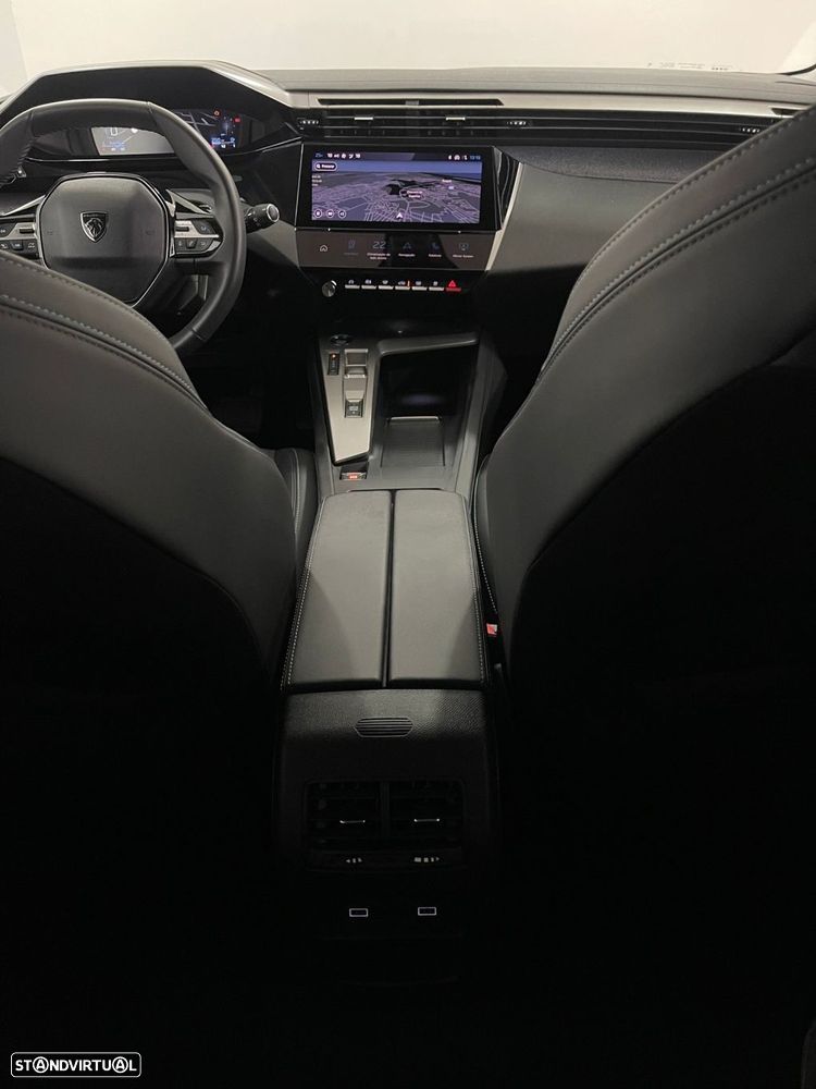 Peugeot 308 SW 1.2 PureTech Allure Pack EAT8 - 26