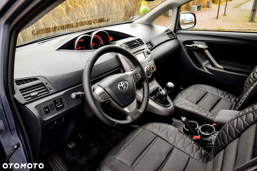 Toyota Verso 1.8 Sol 7os - 16