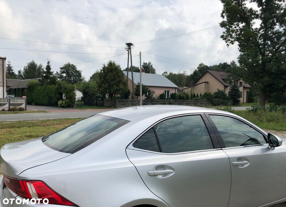 Lexus IS 300h Business - 6