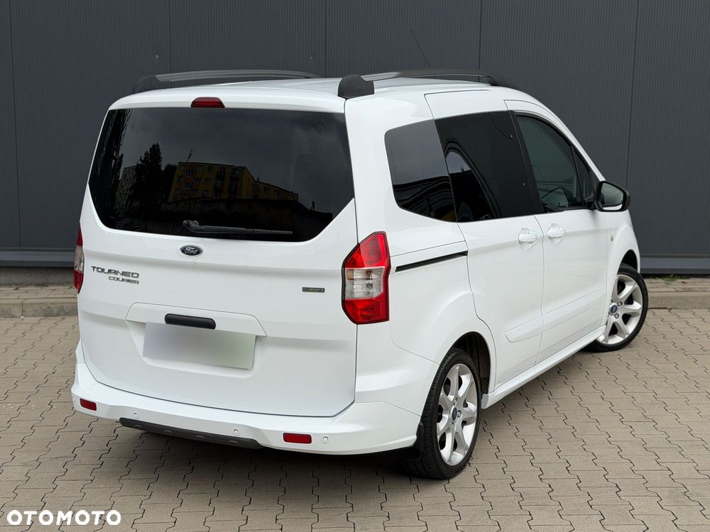 Ford Tourneo Courier 1.0 EcoBoost Titanium - 28