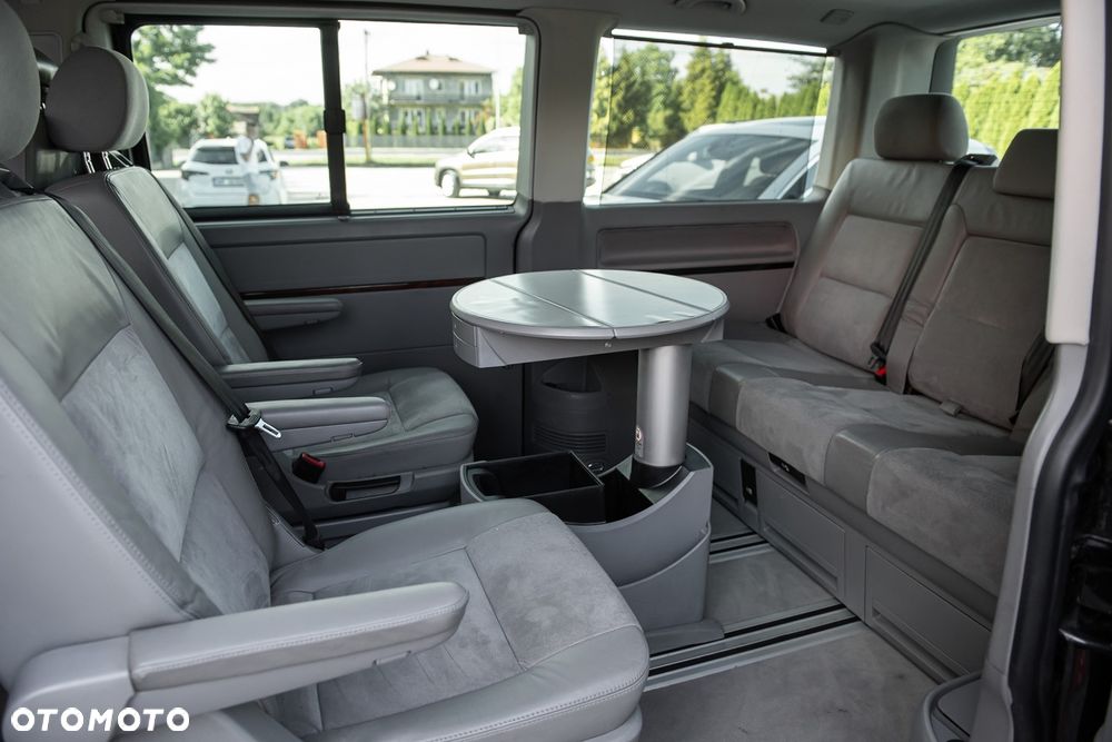 Volkswagen Multivan - 18
