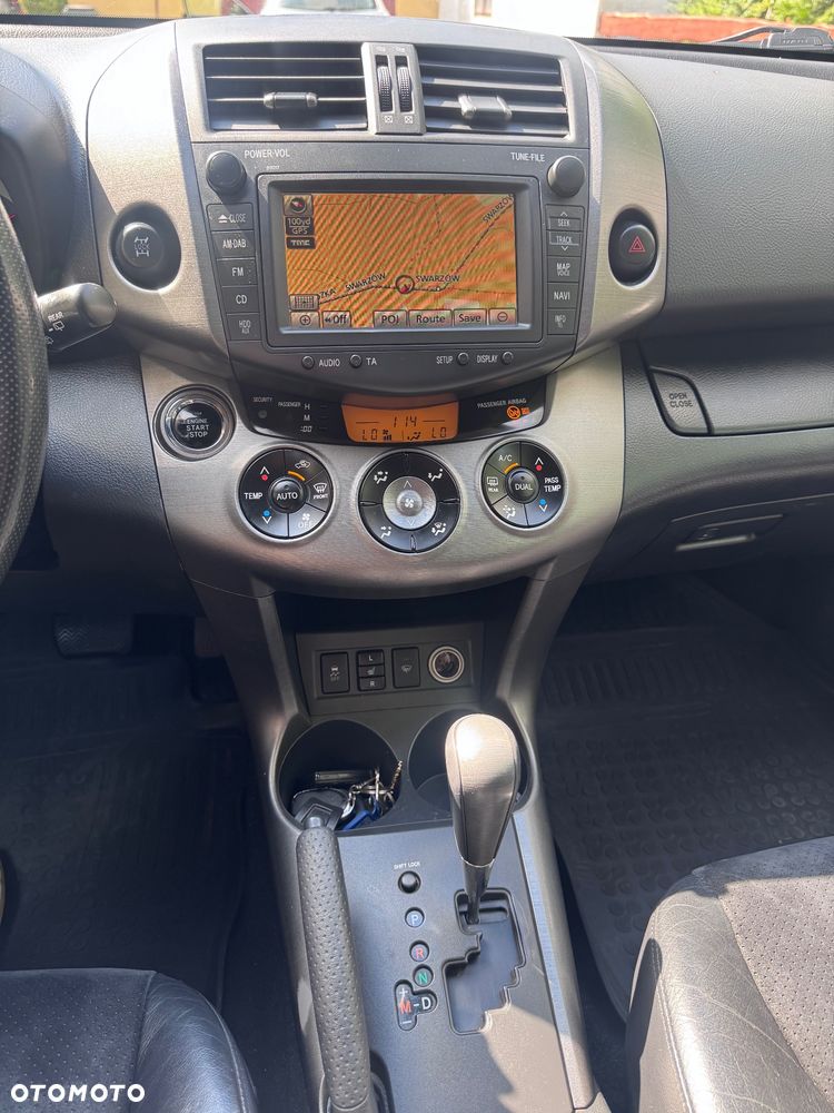 Toyota RAV4 2.2 D-CAT Premium - 11