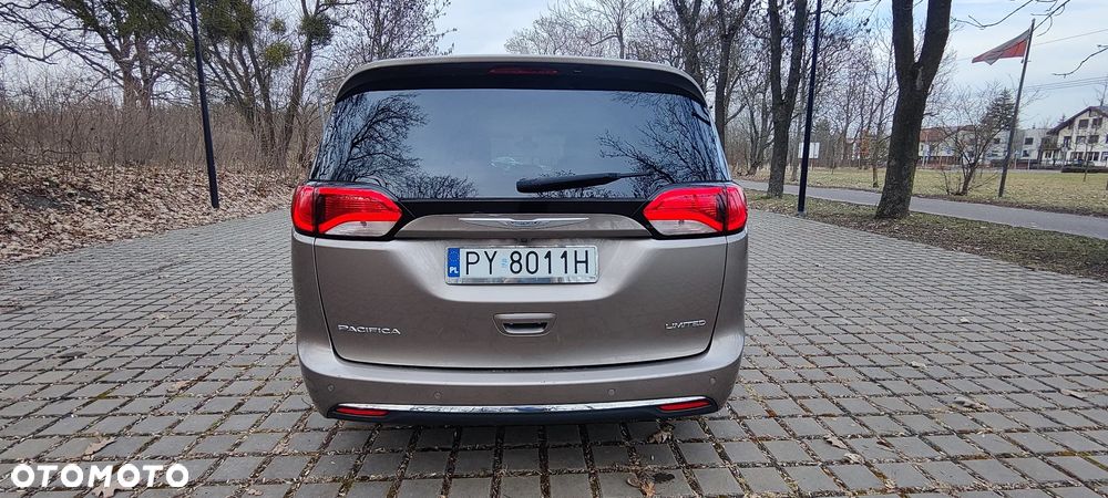 Chrysler Pacifica - 30