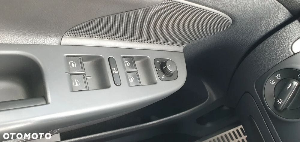 Volkswagen Golf - 24
