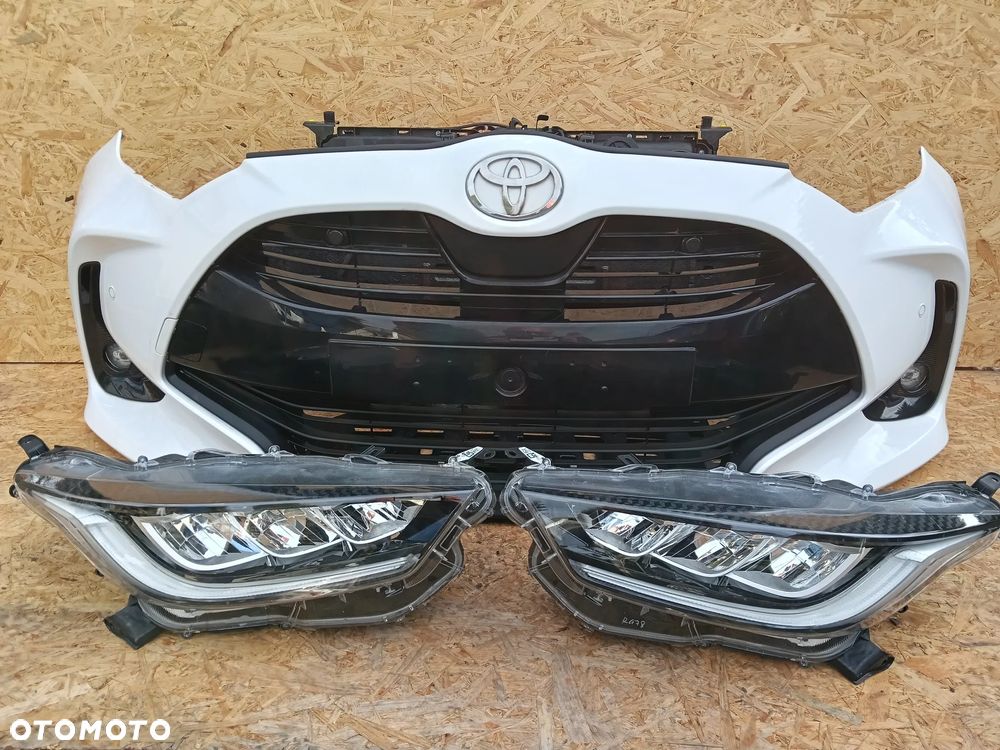 zderzak pas przedni belka błotnik chłodnice lampy Toyota Yaris IV 1.5 Hybrid - 35