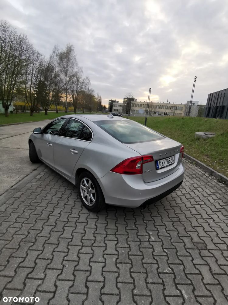 Volvo S60 T3 Momentum - 2