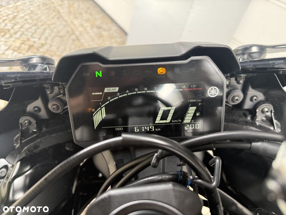 Yamaha R7 - 8