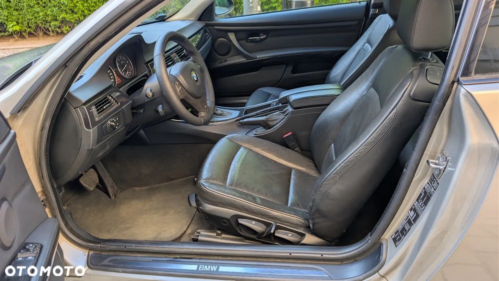 BMW Seria 3 320i - 17
