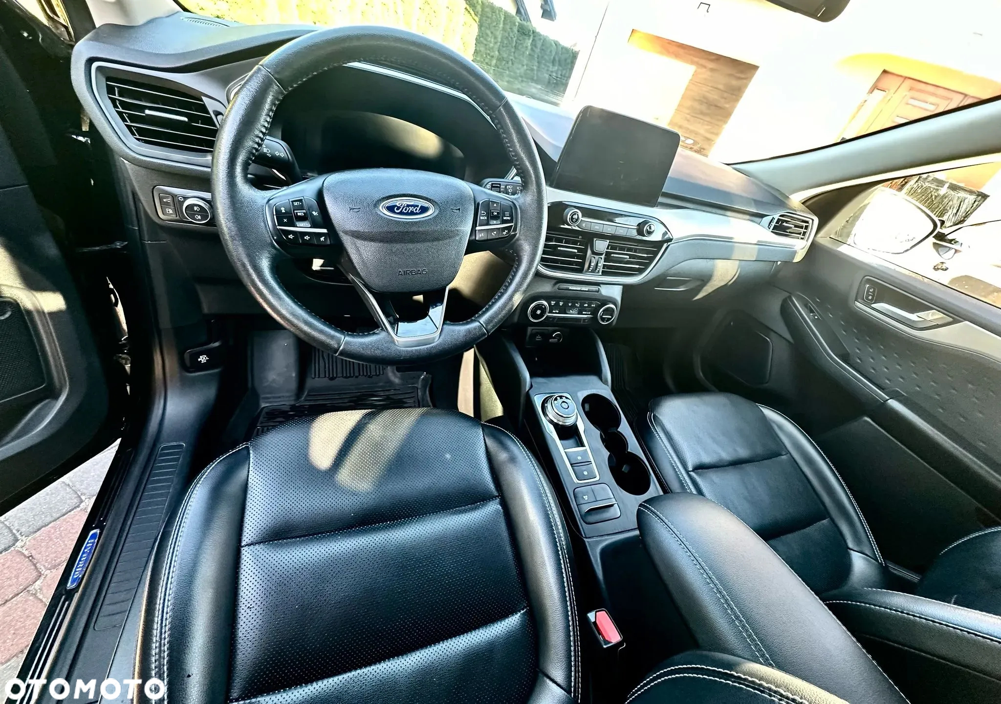 Ford Kuga 2.5 FHEV FWD Titanium - 17