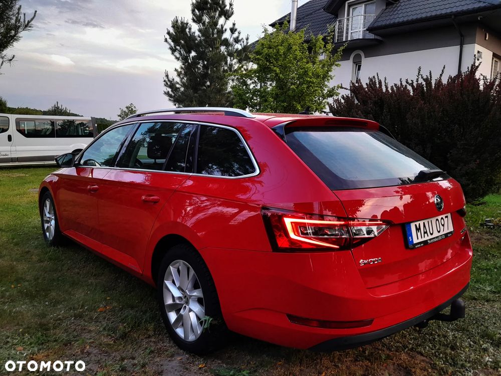Skoda Superb 2.0 TDI 4x4 Premium Edition - 4