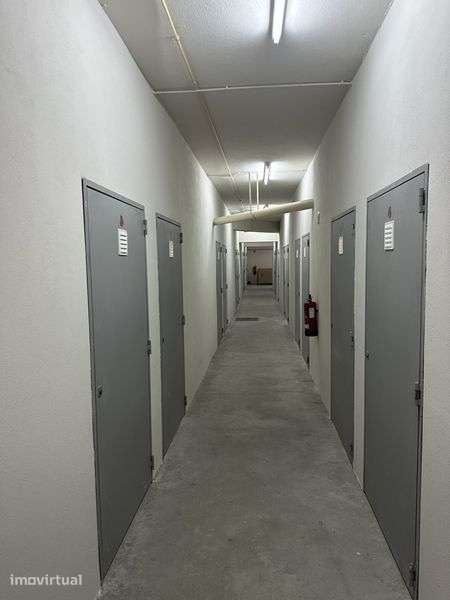 Armazem - box - arrumos - self storage - Grande imagem: 2/5