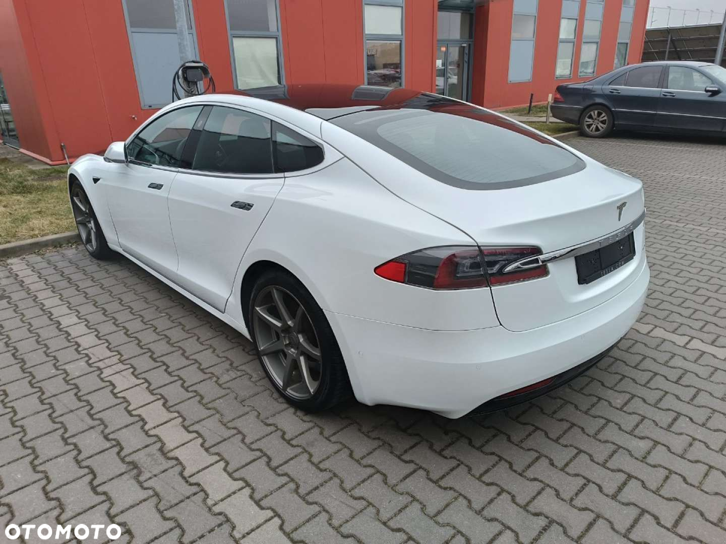Tesla Model S - 7