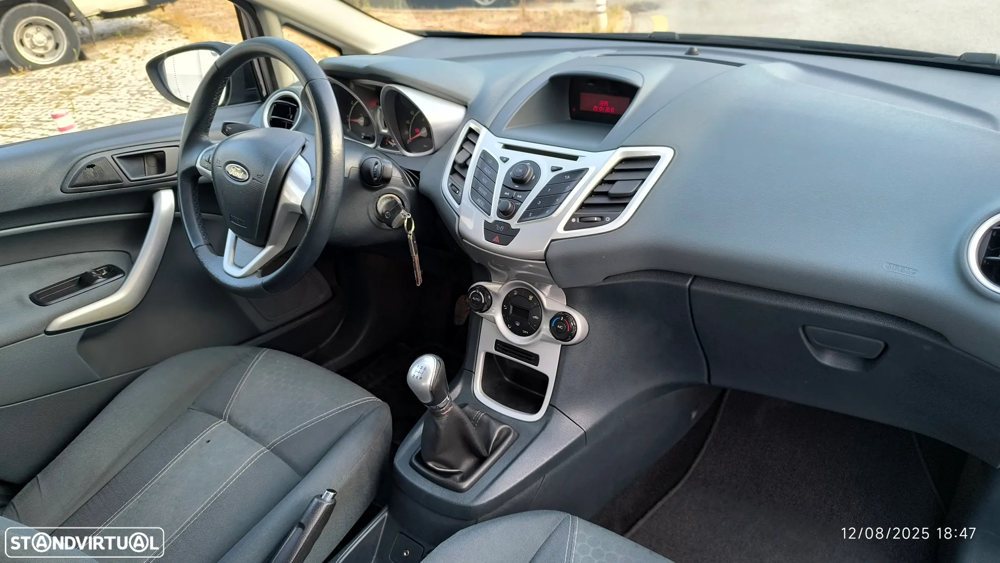 Ford Fiesta 1.25 Titanium - 47
