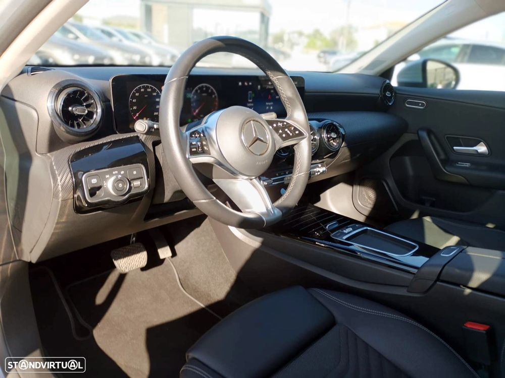 Mercedes-Benz A 200 Standard - 2