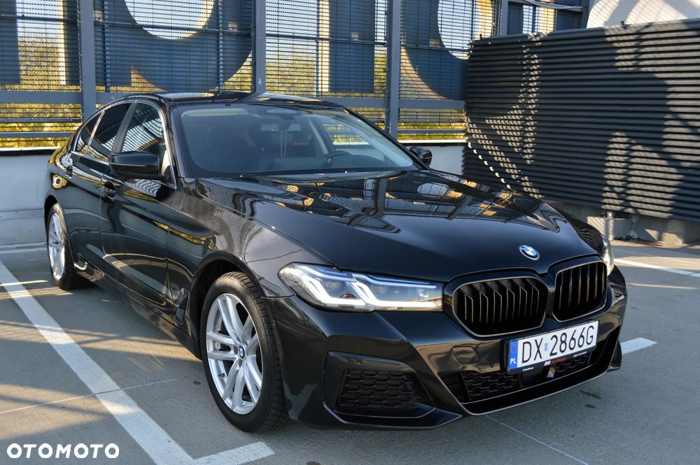 BMW 5 Series 2023 photo 2