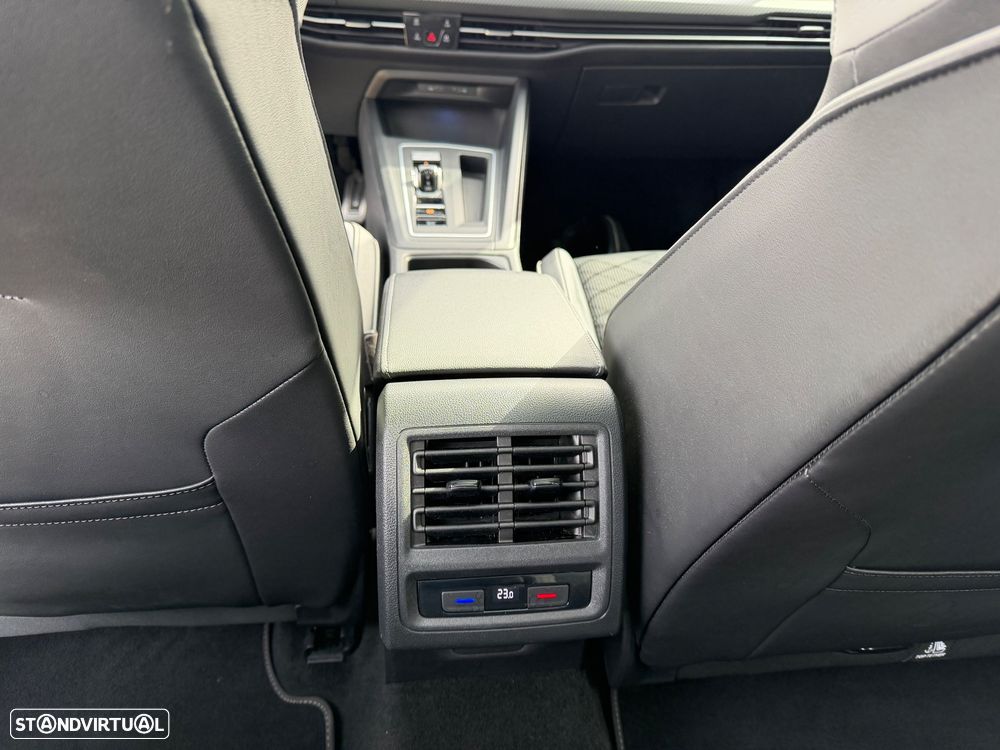 VW Golf 2.0 TDI SCR DSG R-Line - 24