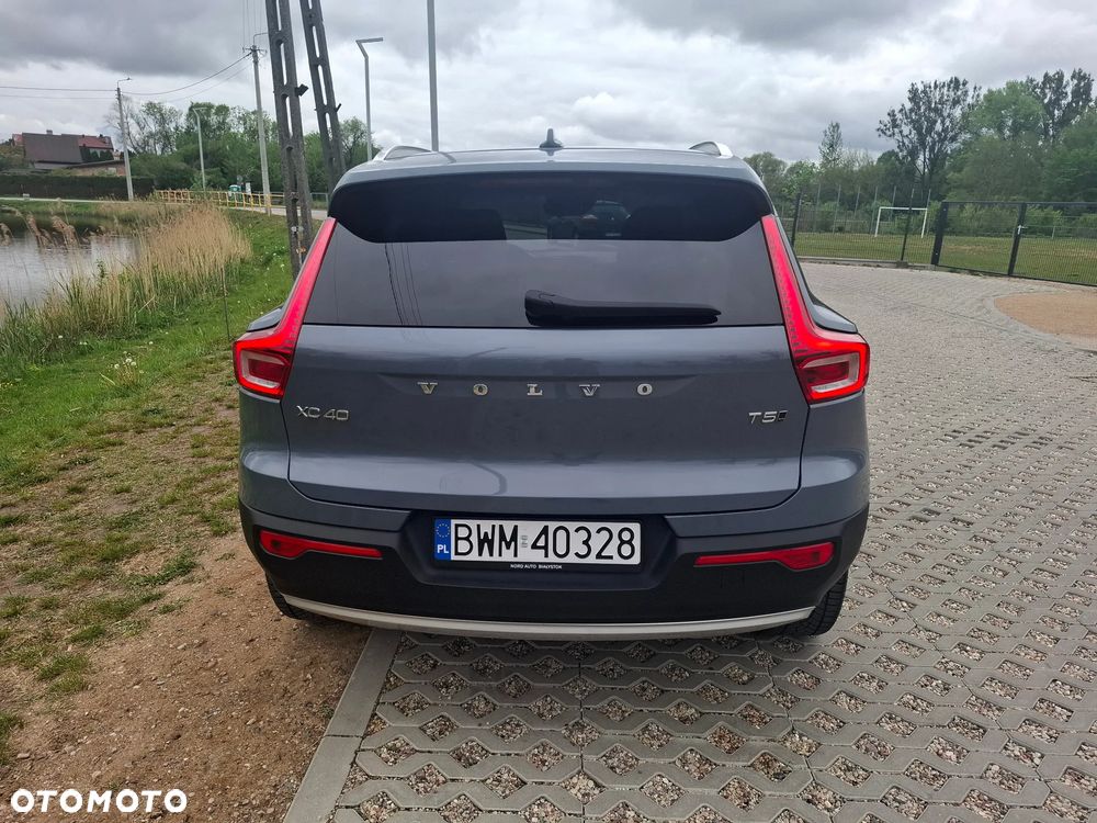 Volvo XC 40 T5 AWD Geartronic Momentum Pro - 28