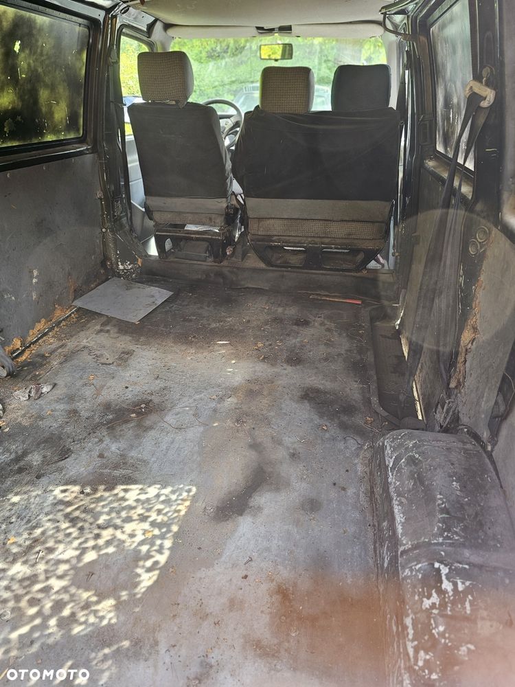 Volkswagen Transporter - 4