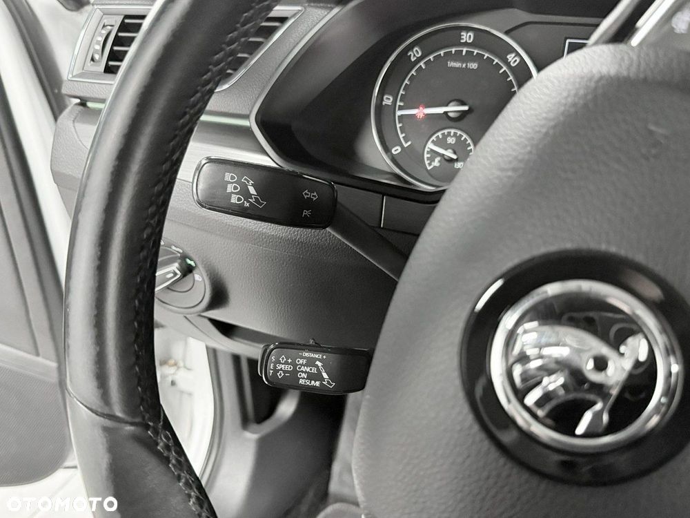 Skoda Superb 2.0 TDI DSG Sportline - 40