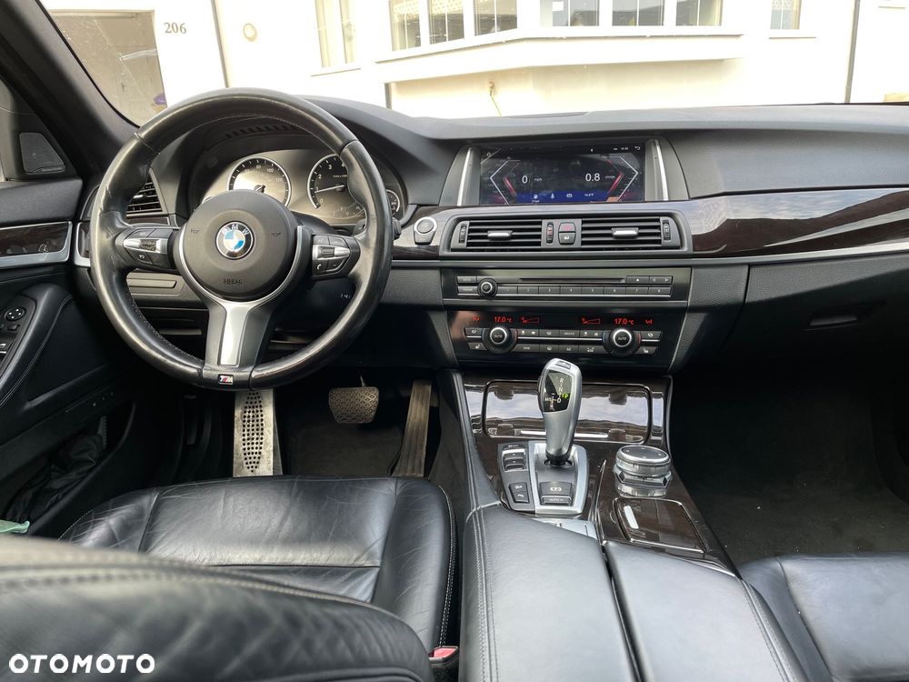 BMW Seria 5 528i xDrive Luxury Line - 11