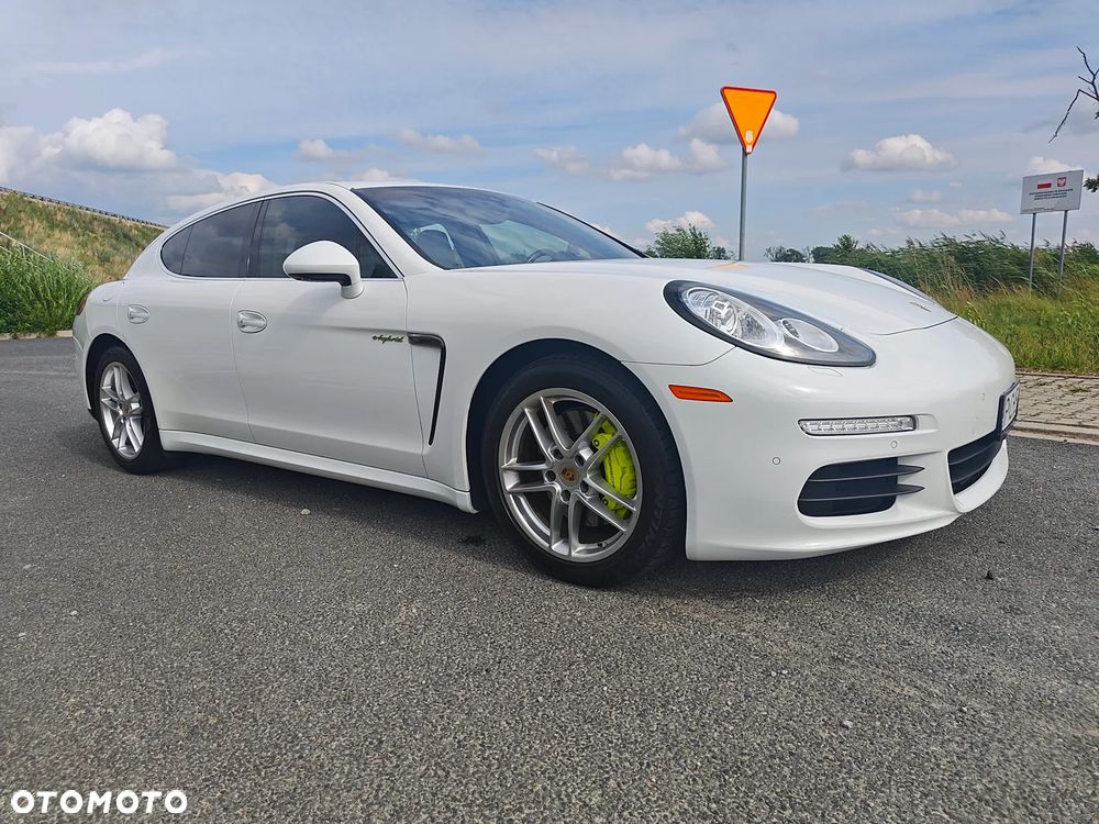 Porsche Panamera - 21