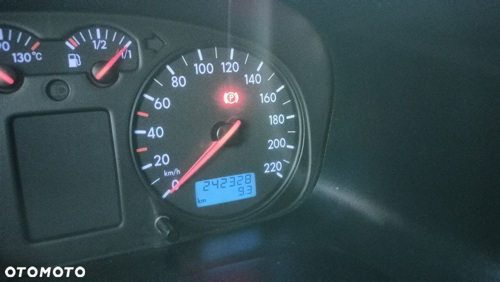 Volkswagen Multivan - 17