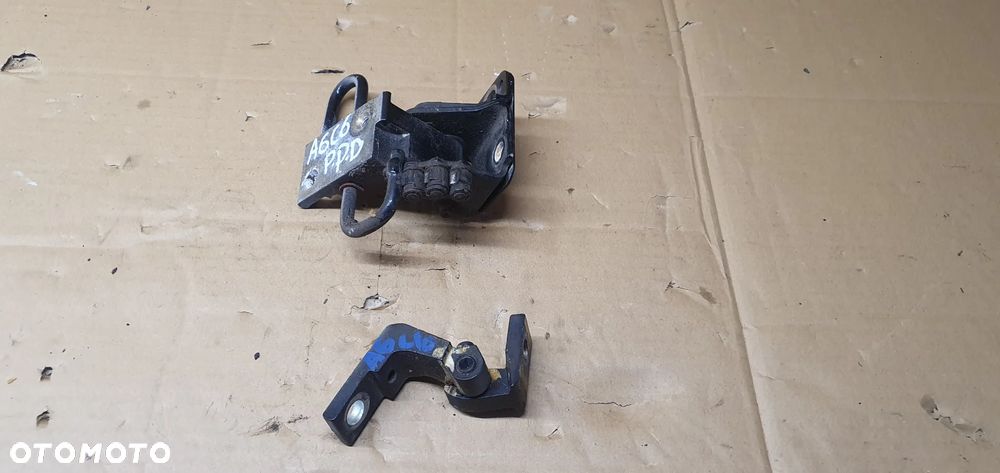 Zawias zawiasy drzwi prawy przód para Audi A6 C6 8E0831412B - 1