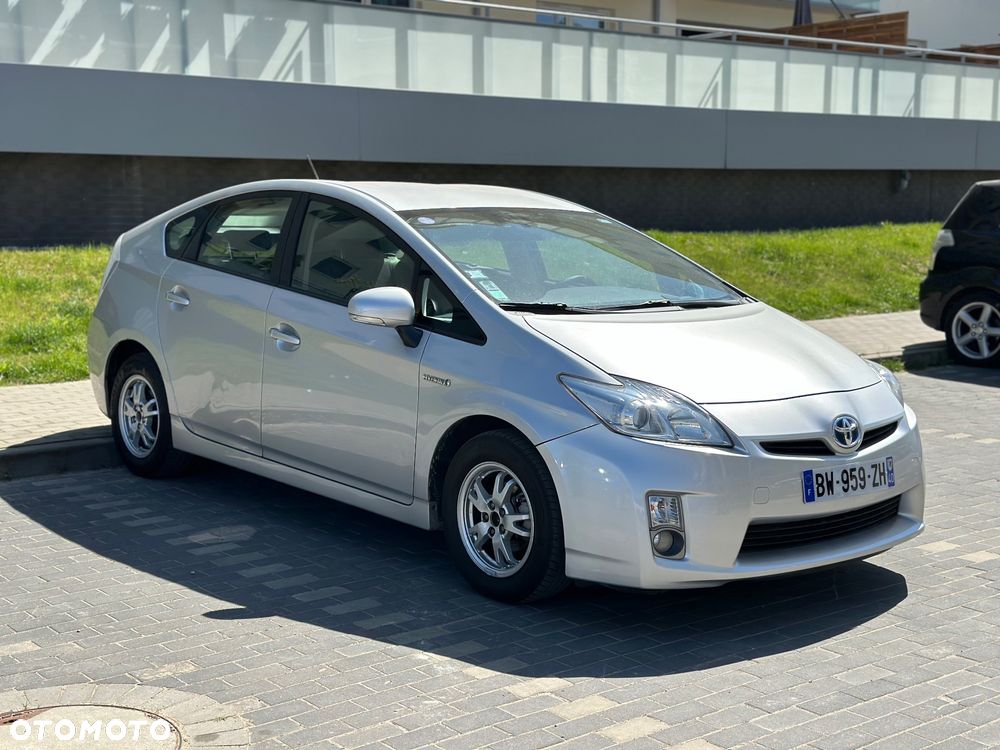 Toyota Prius - 4