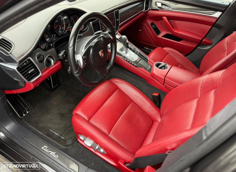 Porsche Panamera Turbo PDK - 17