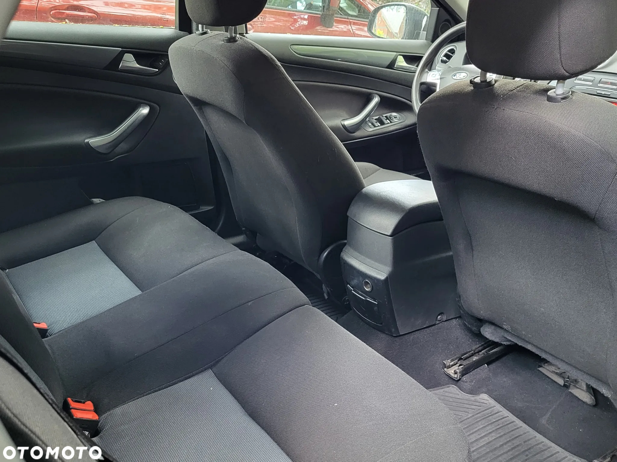 Ford Mondeo - 8