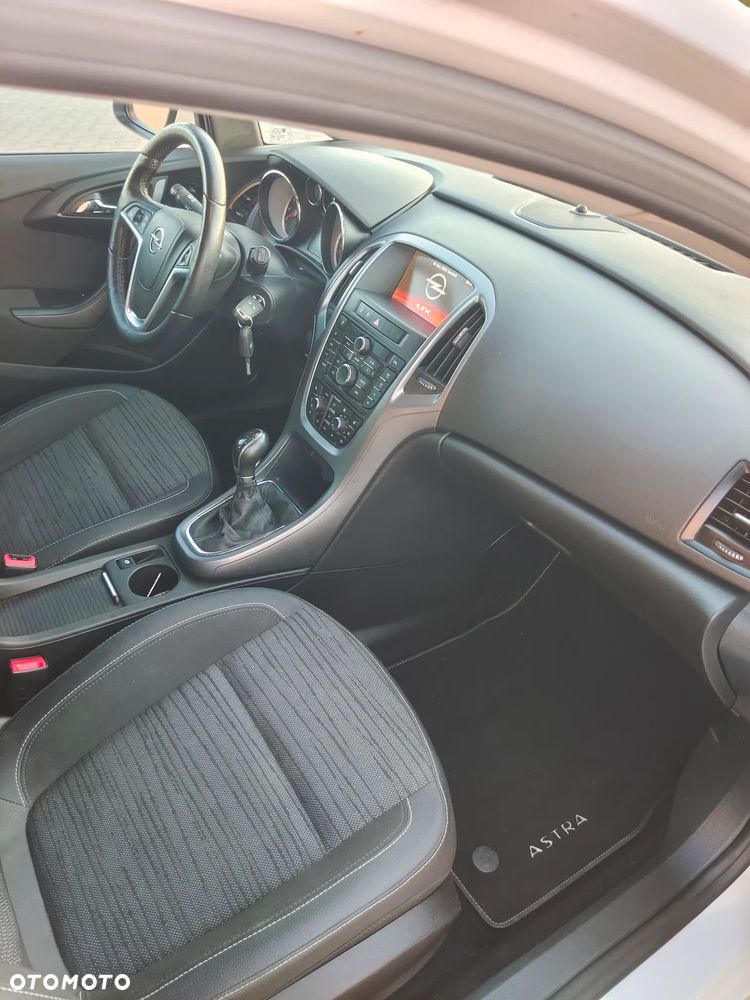 Opel Astra 1.4 T Cosmo EU6 - 23