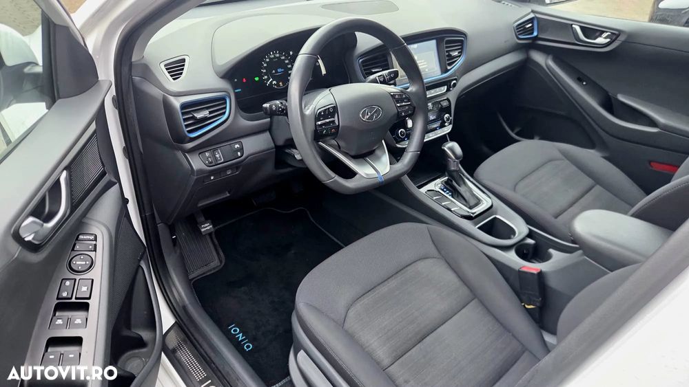 Hyundai IONIQ - 10