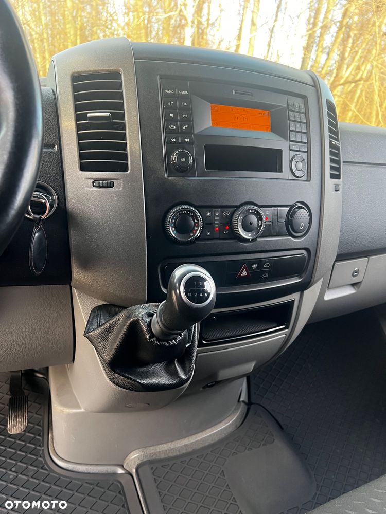 Mercedes-Benz Sprinter - 20