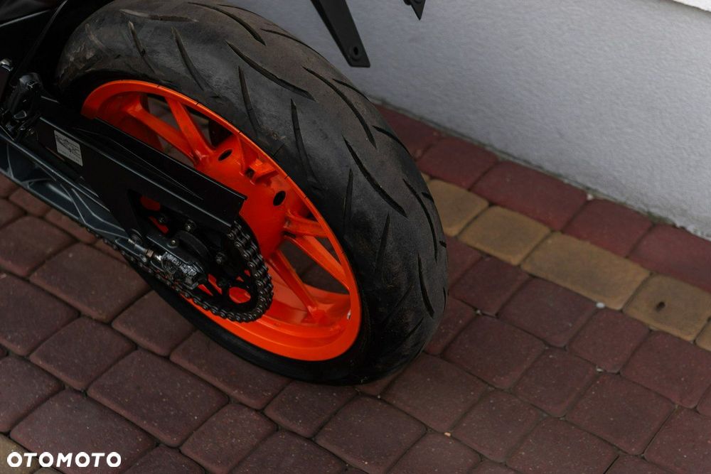 KTM RC 125 - 8